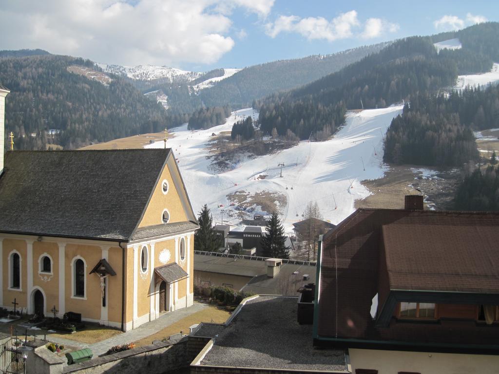 Hotel Kirchenwirt Bad Kleinkirchheim Exterior photo